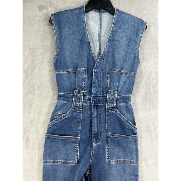 New Free People CRVY Hyde Park Jumpsuit Size 6 V-neck Flare Leg Denim Jumpsuit - Picture 4 of 8